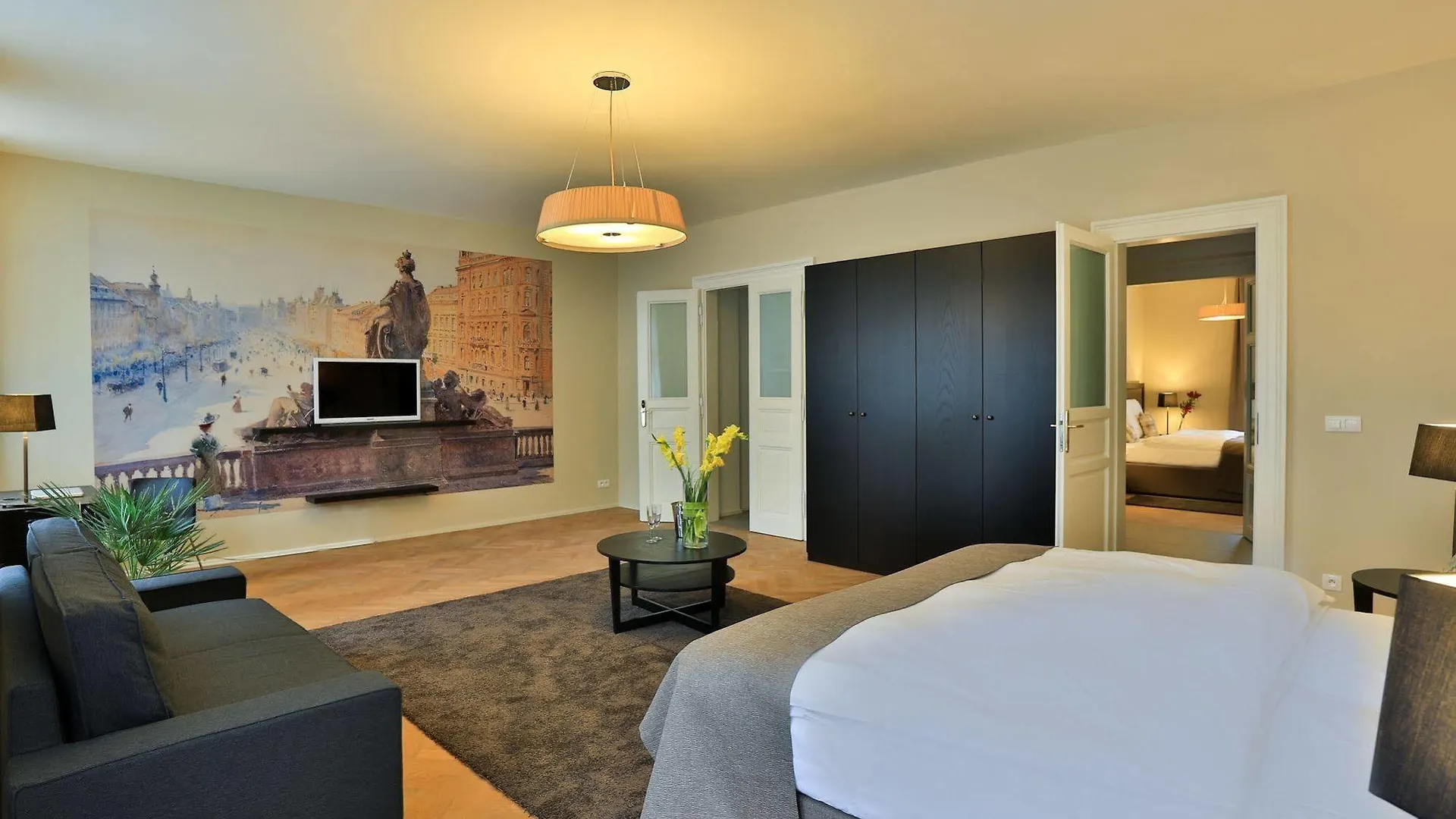 James Hotel & Apartments Prague 4*,