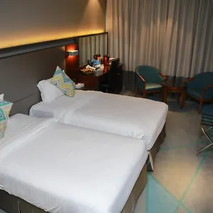 فرساي باي رافيز 4* دبي