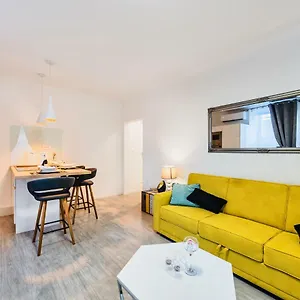 And Viktoria Guest house