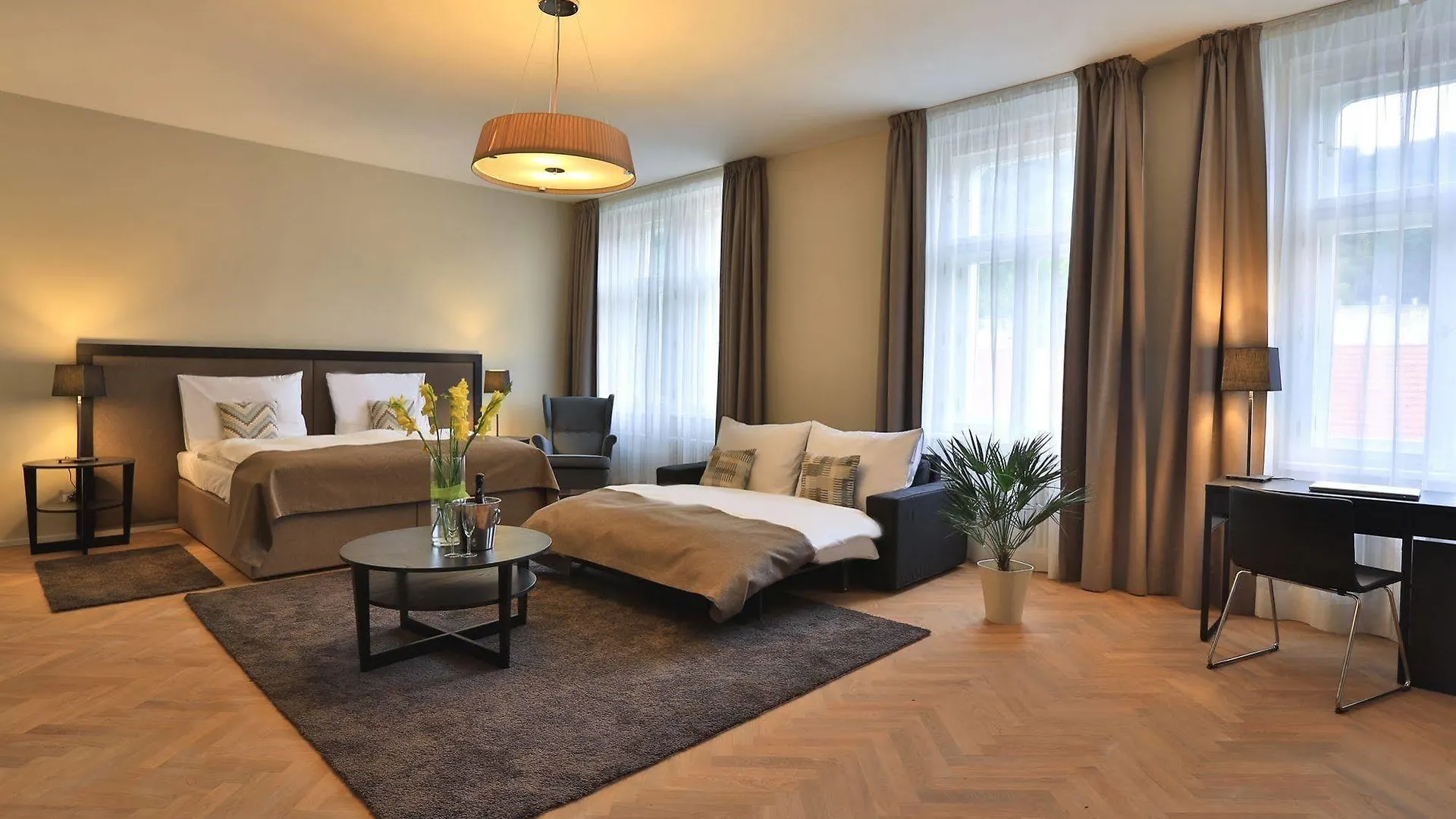 **** Lägenhetshotell James Hotel & Apartments Prag Tjeckien