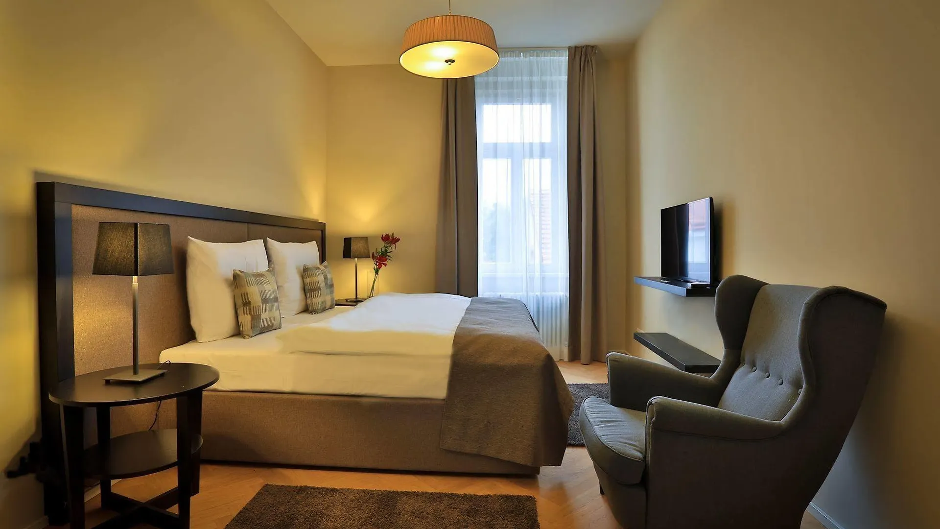 James Hotel & Apartments Prag 4*,  Tjeckien