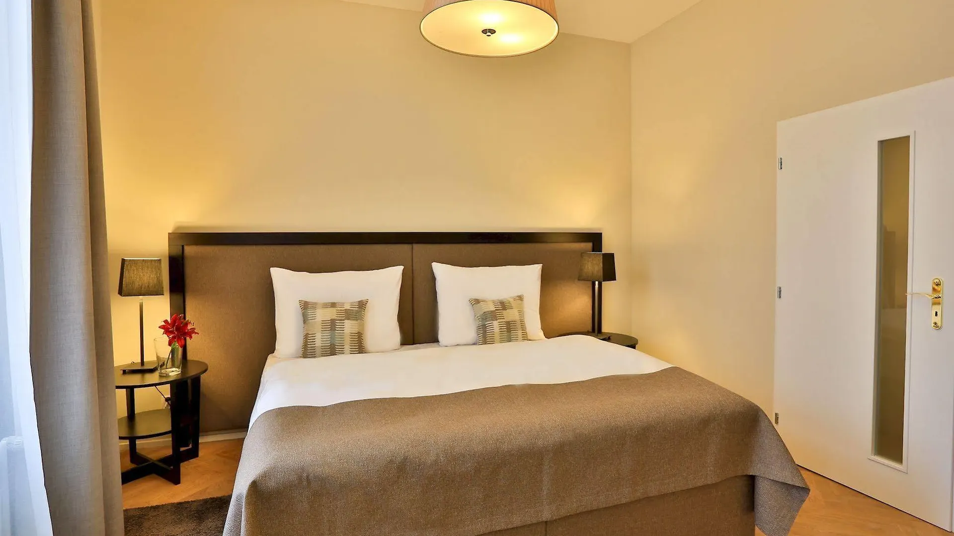 James Hotel & Apartments Prag Lägenhetshotell