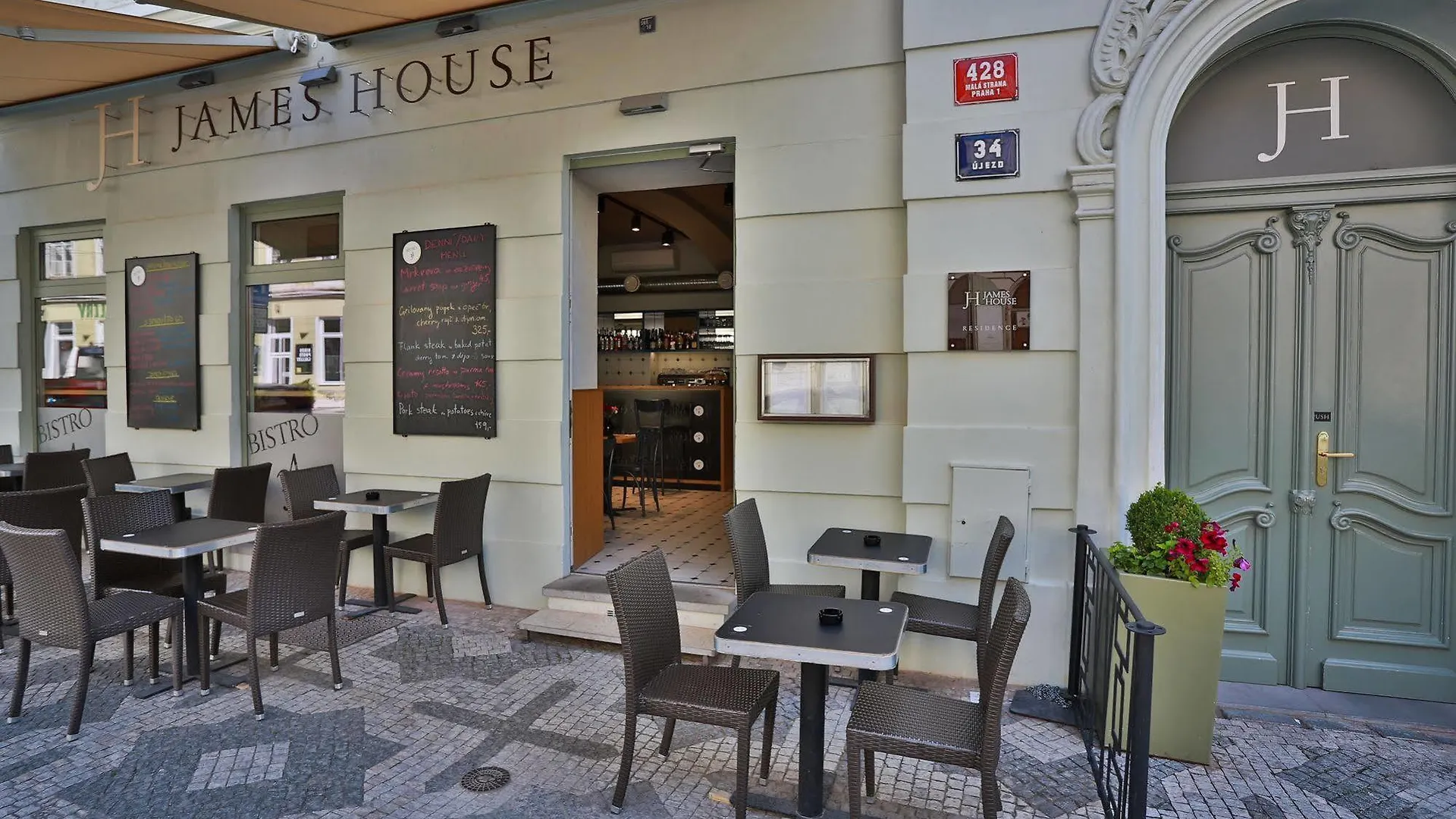 James Hotel & Apartments Prague
